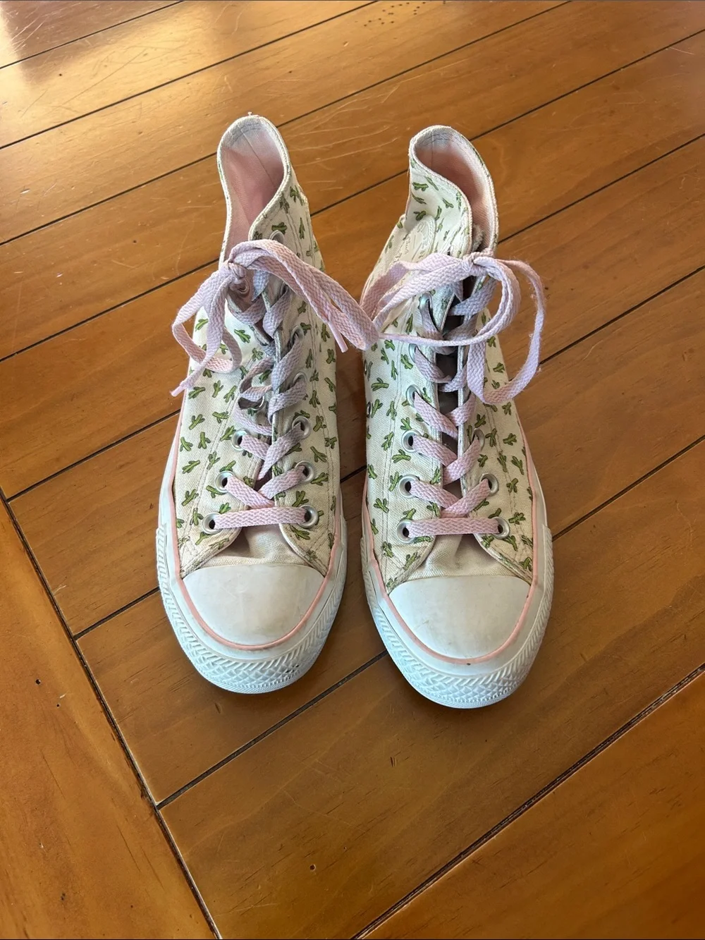 Converse Chuck Taylor All Star High Top Sneakers – White Cactus Print – Size 7 - Picture 3 of 5